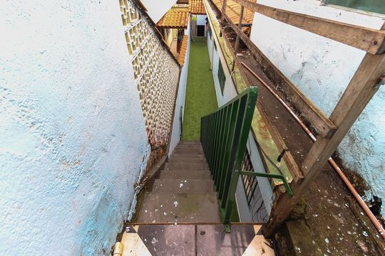 Edícula de casa à venda com 3 quartos, 74m² em Vila Carmosina, São Paulo
