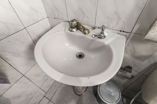 Banheiro Social de casa à venda com 3 quartos, 74m² em Vila Carmosina, São Paulo