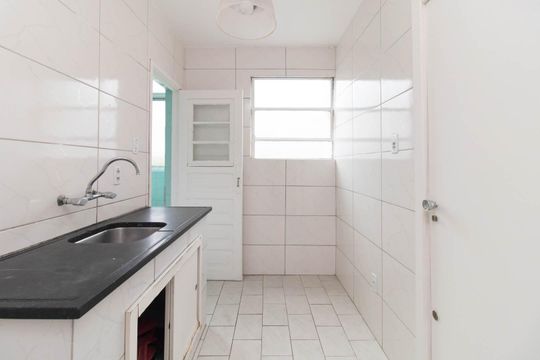 Cozinha de apartamento para alugar com 3 quartos, 110m² em Azenha, Porto Alegre