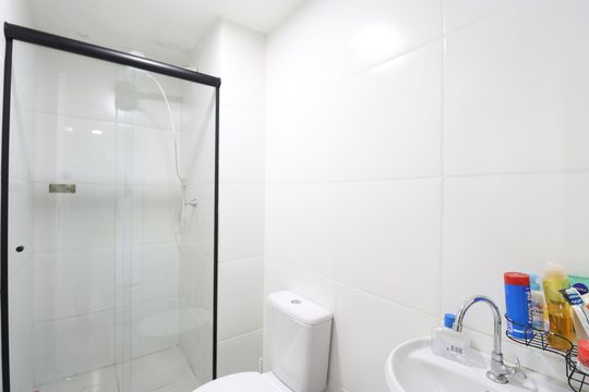 Banheiro de apartamento à venda com 2 quartos, 34m² em Água Branca, São Paulo