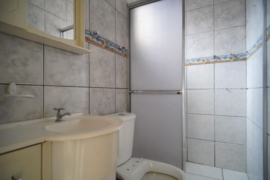 Banheiro de apartamento à venda com 2 quartos, 42m² em Canudos, Novo Hamburgo