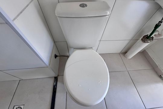 Banheiro Social de apartamento à venda com 2 quartos, 52m² em Recreio dos Bandeirantes, Rio de Janeiro