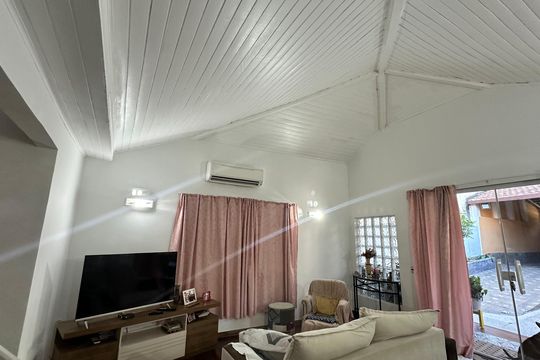Sala de casa para alugar com 2 quartos, 400m² em Vargem Pequena, Rio de Janeiro