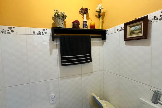 Banheiro  de casa para alugar com 2 quartos, 400m² em Vargem Pequena, Rio de Janeiro