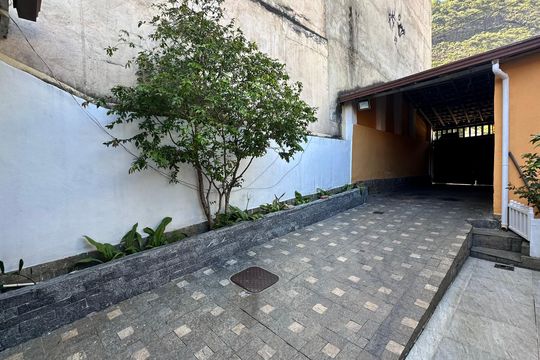 Quintal de casa para alugar com 2 quartos, 400m² em Vargem Pequena, Rio de Janeiro