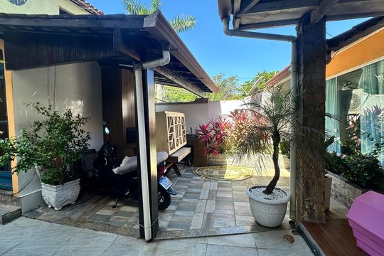 Quintal de casa para alugar com 2 quartos, 400m² em Vargem Pequena, Rio de Janeiro
