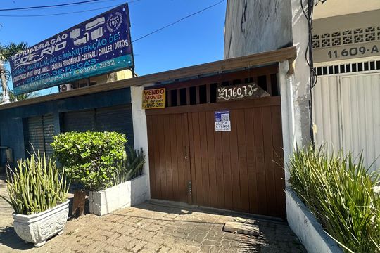 Fachada de casa para alugar com 2 quartos, 400m² em Vargem Pequena, Rio de Janeiro