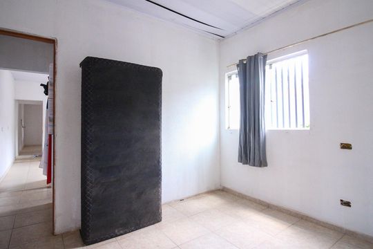Quarto 2 de casa para alugar com 2 quartos, 85m² em Jardim Santa Teresinha, São Paulo