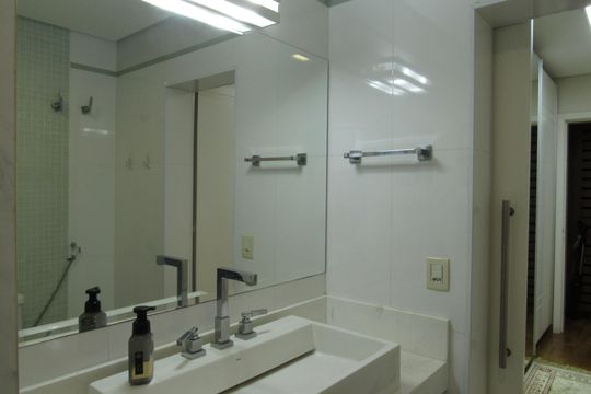 Banheiro da Suíte Principal de apartamento para alugar com 3 quartos, 225m² em Umuarama, Osasco