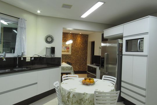 Cozinha de apartamento para alugar com 3 quartos, 225m² em Umuarama, Osasco