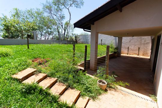 Área Externa de casa de condomínio à venda com 4 quartos, 230m² em Conjunto Habitacional Vila Santana (Sousas), Campinas