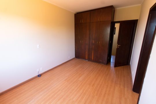 Suíte 2 de casa de condomínio à venda com 4 quartos, 230m² em Conjunto Habitacional Vila Santana (Sousas), Campinas