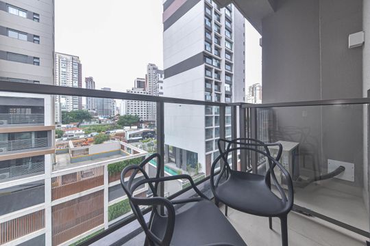 Varanda de kitnet/studio para alugar com 1 quarto, 25m² em Jardim das Acacias, São Paulo