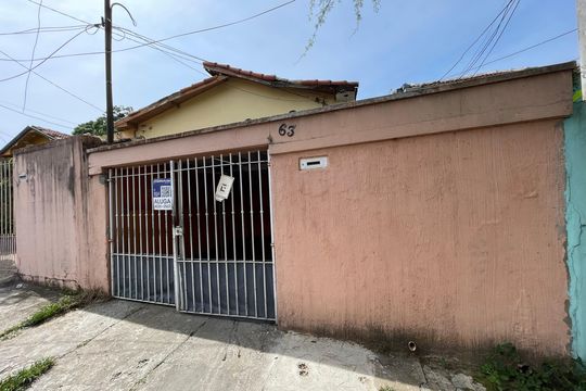 Fachada de casa para alugar com 2 quartos, 65m² em Caxingui, São Paulo