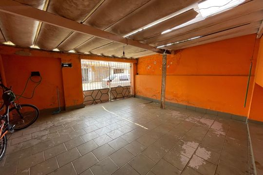 Garagem de casa para alugar com 2 quartos, 65m² em Caxingui, São Paulo