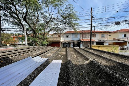 Vista do Quarto 1 de casa para alugar com 2 quartos, 65m² em Caxingui, São Paulo