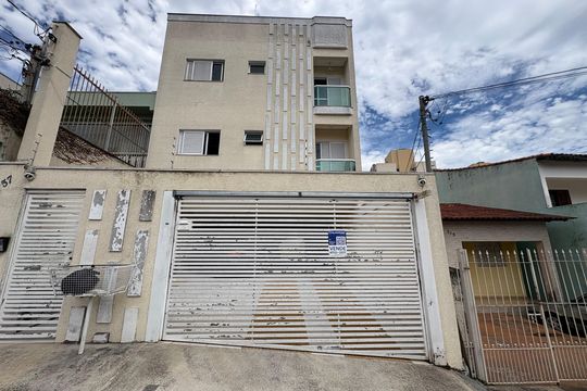 Fachada + plaquinha  de apartamento à venda com 2 quartos, 144m² em Jardim Stella, Santo André