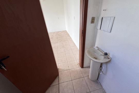Banheiro de kitnet/studio para alugar com 1 quarto, 40m² em Rio dos Sinos, São Leopoldo