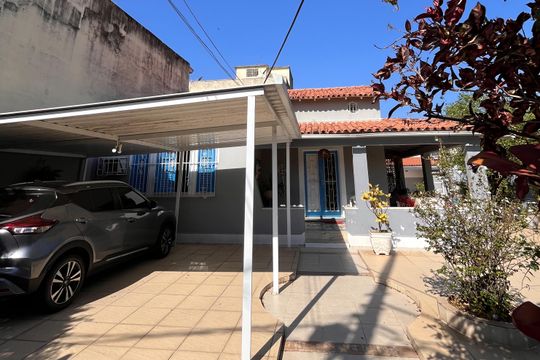 Quintal de casa à venda com 4 quartos, 197m² em Bancários, Rio de Janeiro