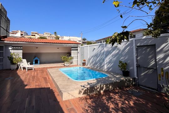 Quintal de casa à venda com 4 quartos, 197m² em Bancários, Rio de Janeiro