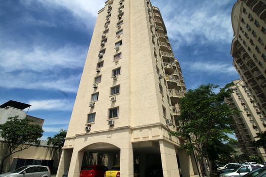 Fachada do bloco de apartamento à venda com 3 quartos, 70m² em Vila da Penha, Rio de Janeiro