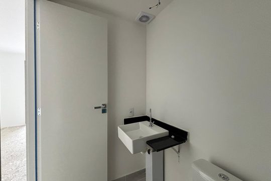 Banheiro de kitnet/studio para alugar com 1 quarto, 25m² em Vila Olímpia, São Paulo