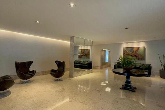 Hall de entrada de apartamento para alugar com 3 quartos, 117m² em Pinheiros, São Paulo