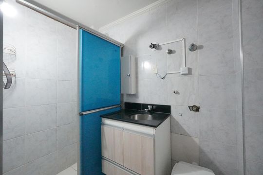 Banheiro social de kitnet/studio à venda com 1 quarto, 35m² em Aclimação, São Paulo