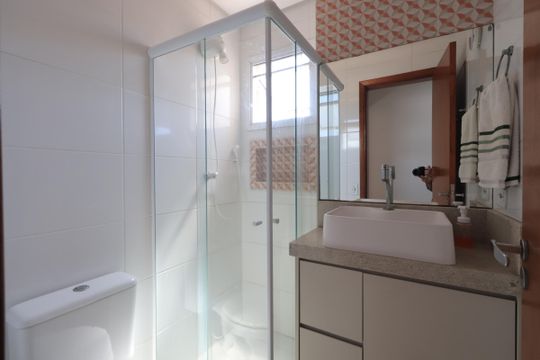 Banheiro de apartamento à venda com 2 quartos, 46m² em Penha de França, São Paulo