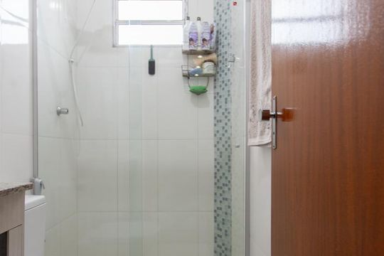Banheiro de apartamento à venda com 3 quartos, 65m² em Serrano, Belo Horizonte
