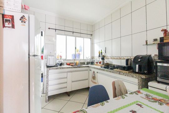 Cozinha de casa de condomínio à venda com 2 quartos, 71m² em Vila Carmosina, São Paulo