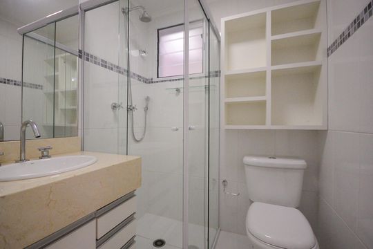 Banheiro Social de apartamento à venda com 3 quartos, 87m² em Vila Gumercindo, São Paulo