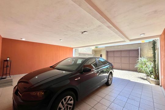 Garagem de casa à venda com 3 quartos, 281m² em Cidade Vargas, São Paulo