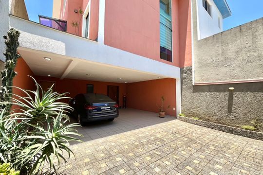 Garagem de casa à venda com 3 quartos, 281m² em Cidade Vargas, São Paulo