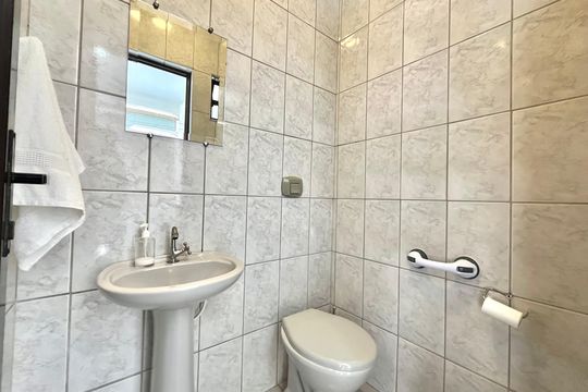 Lavabo área externa  de casa à venda com 3 quartos, 281m² em Cidade Vargas, São Paulo