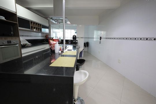 Cozinha 1 de casa à venda com 6 quartos, 500m² em Parque das Nações, Santo André