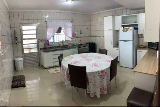 Casa à venda com 4 quartos, 101m² em Quitaúna, Osasco