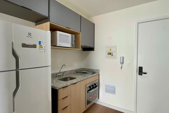 Cozinha de kitnet/studio para alugar com 1 quarto, 25m² em Pinheiros, São Paulo
