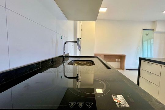 Cozinha de apartamento à venda com 1 quarto, 55m² em Centro, Campinas