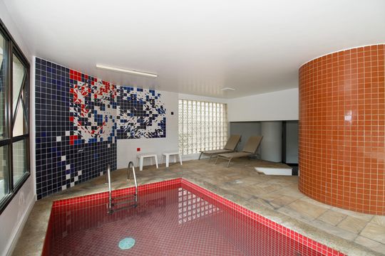 Área Comum - Piscina Coberta de apartamento para alugar com 1 quarto, 116m² em Pinheiros, São Paulo