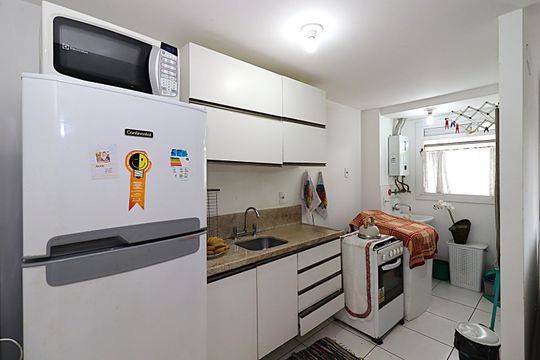 Cozinha de apartamento à venda com 2 quartos, 60m² em São Sebastião, Porto Alegre