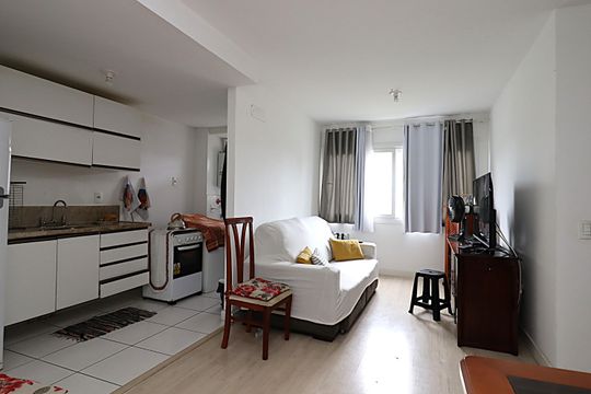 Sala de apartamento à venda com 2 quartos, 60m² em São Sebastião, Porto Alegre