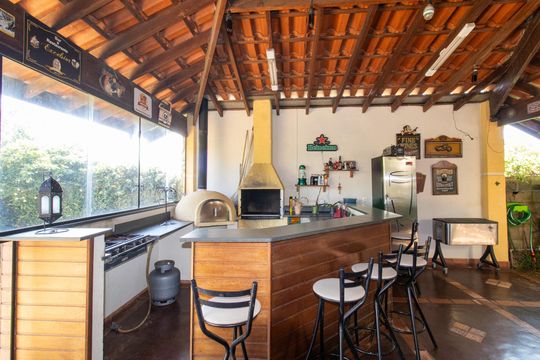 Área externa de casa à venda com 4 quartos, 232m² em Parque das Universidades, Campinas