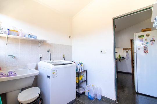 Área de Serviço de casa à venda com 4 quartos, 232m² em Parque das Universidades, Campinas