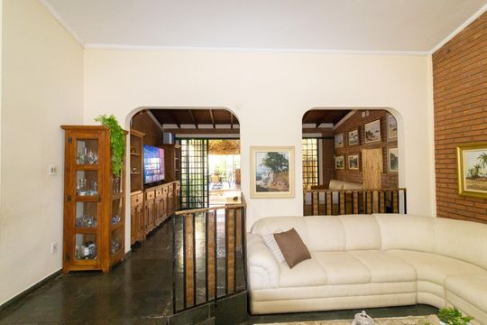 Casa à venda com 4 quartos, 232m² em Parque das Universidades, Campinas