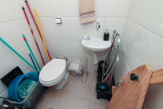 Banheiro de Serviço de apartamento à venda com 2 quartos, 80m² em Água Branca, São Paulo