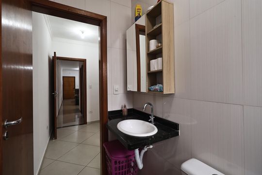 Banheiro da Suíte de apartamento à venda com 2 quartos, 64m² em Pinheirinho, Santo André