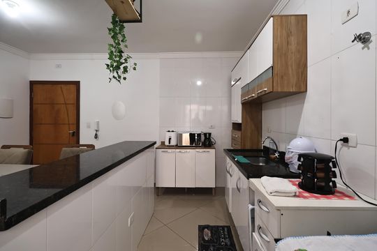 Cozinha  de apartamento à venda com 2 quartos, 64m² em Pinheirinho, Santo André