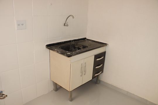 Cozinha de apartamento para alugar com 2 quartos, 47m² em Parque Jane, Embu das Artes