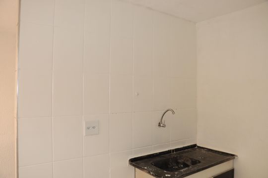 Cozinha de apartamento para alugar com 2 quartos, 47m² em Parque Jane, Embu das Artes